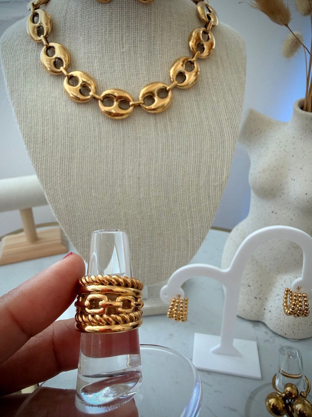 Anillo entrelazado solo dorado